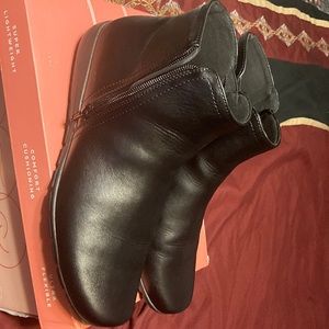 Easy spirits ankle boots -size 10-worn once- functional side zipper